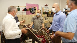 BAŞKAN ÖZTÜRK YAHYALI EL HALISI KURSUNUZ ZİYARET ETTİ