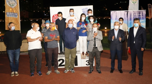 PARAŞÜT ŞAMPİYONASI ÖDÜL TÖRENİYLE SONA ERDİ