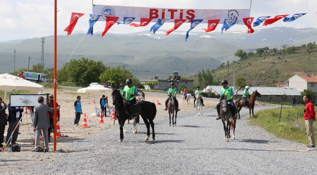 Talas'ta atlı dayanaklılık yarışmaları