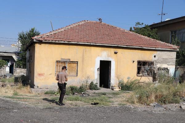 Cezaevinden şartlı tahliye olan hükümlü, arkadaşının evinde öldü