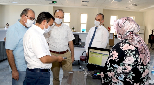 ERÜ Rektörü Prof. Dr. Mustafa Çalış, Öğrenci İşleri Daire Başkanlığı’nı Ziyaret Etti