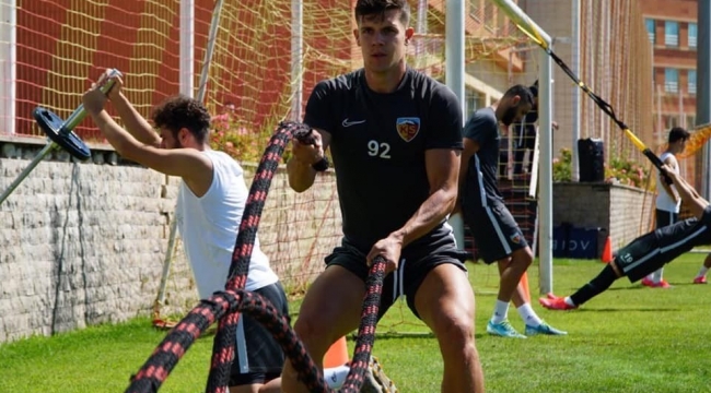 KAYSERİSPOR MARİO SİTUM'U YOLLAYACAK