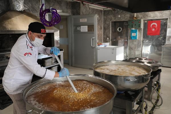 Kocasinan Belediyesi'nden 5 bin sağlık çalışanına aşure