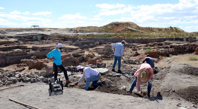 KÜLTEPE KANİŞ KARUM'DA KAZI ÇALIŞMALARI 72 YILDIR SÜRÜYOR