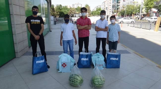 MUSTAFA YALÇIN'DAN DİYARBAKIRLI ÇOCUKLARA SÜRPRİZ