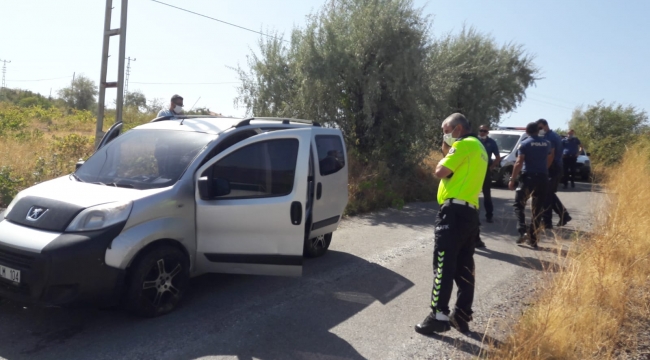 POLİS ARACINA ÇARPINCA YAKALANDI