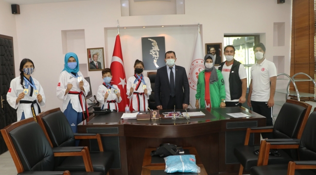 ŞAMPİYON TAEKWONDOCULAR'DAN KABAKÇI'YA ZİYARET