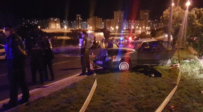 TRAFİK KAZASI: ''1 ÖLÜ 2 YARALI''