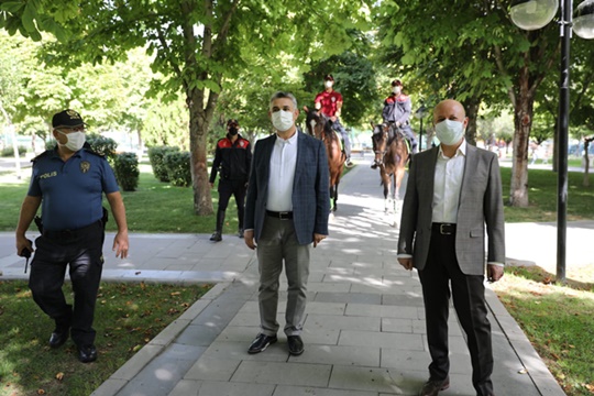 BAŞKAN ÇOLAKBAYRAKDAR MASKE, MESAFE VE HİJYEN DENETİMİ YAPTI