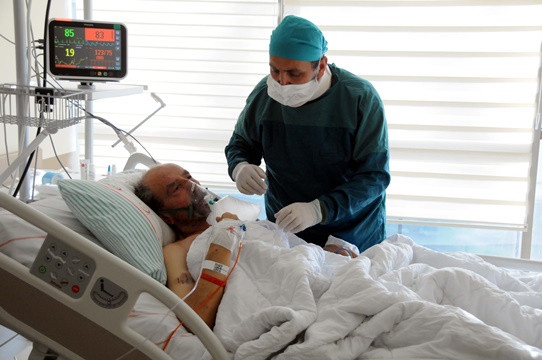 DOKTOR'UN ZOR GÖREVİ