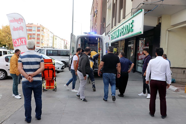 EŞİNİ VURUP İNTİHAR ETTİ