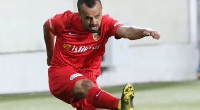 KAYSERİSPOR'LU İLHAN PARLAK: 'KAYSERİSPOR'UN BAŞARISI DAHA ÖNEMLİ'