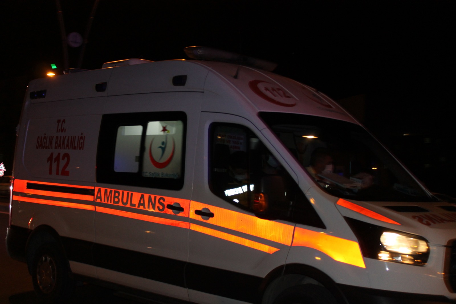 KÖPRÜYE ÇIKARAK İNTİHARA KALKIŞTI