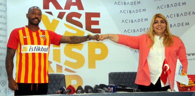 MANUEL FERNANDES İMZALADI