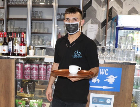 PATENLE ÇAY DAĞITIYOR