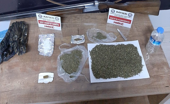 UYUŞTURUCU TİCARETİNE POLİS ENGELİ