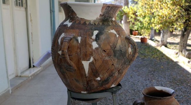 4 BİN 200 YILLIK MEZAR KÜPÜ BULUNDU