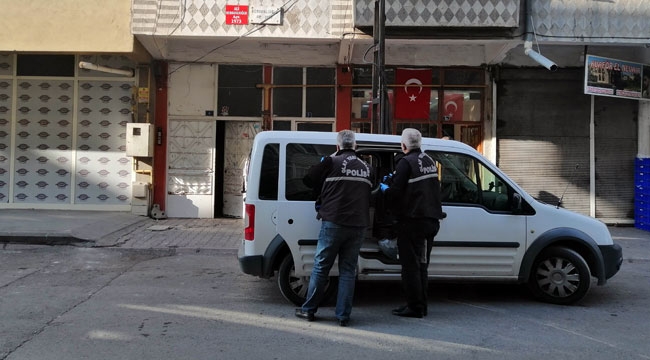 ATEŞLİ SİLAHLA ARKADAŞINI YARALADI