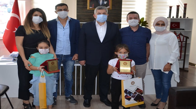 BAŞKAN ALTUN, ZEYNEP VE ESİLA'YI MİSAFİR ETTİ