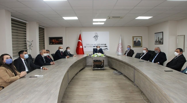 ÇANDIROĞLU İDARECİLERLE TOPLANTI YAPTI