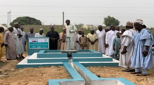 ESKİ FUTBOLCU ZAFER TÜRKMEN SU KUYUSU AÇTIRDI