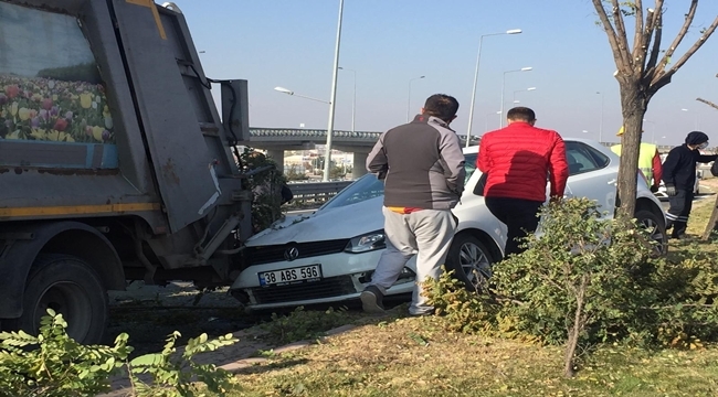 KAZA YAPAN KADIN GÖREVLİLERİ SUÇLADI