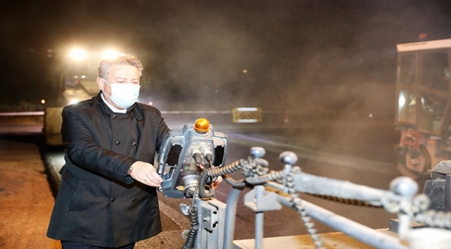 MELİKGAZİ GECE ASFALT MESAİSİ YAPIYOR