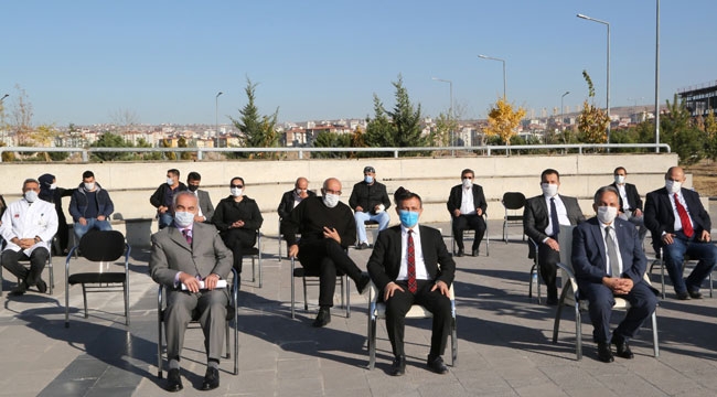 REKTÖR ÇALIŞ'TAN BAŞKAN YALÇIN'A BERAT