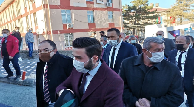 ŞEHİT BABASININ YARGILANDIĞI DAVA ERTELENDİ