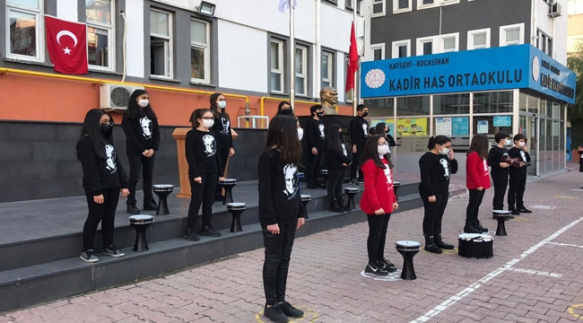 UZAKTAN EĞİTİM İLE 10 KASIM'A HAZIRLANDILAR