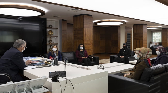 AKP'Lİ KADINLAR BÜYÜKKILIÇ'I ZİYARET ETTİ