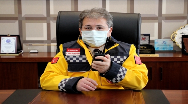 BENLİ'DEN TELSİZ ANONSU İLE KUTLAMA