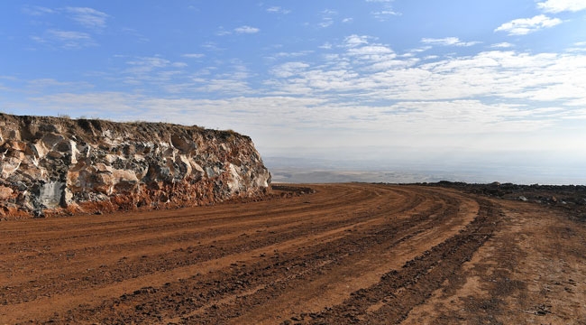 BÜYÜKŞEHİR'DEN HIDIRELLEZ MEVKİİNDE YOL ÇALIŞMASI