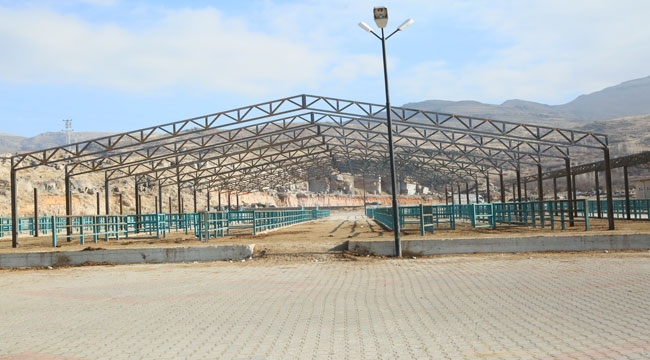 DEVELİ HAYVAN PAZARININ ÜSTÜ KAPANIYOR