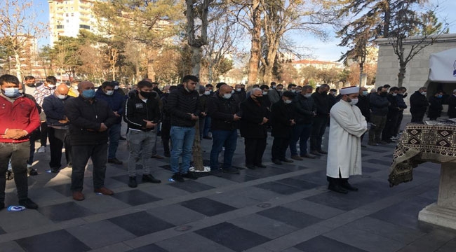 FECİ KAZA'DA ÖLEN GENÇ DEFNEDİLDİ