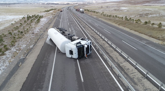 GAZ YÜKLÜ TANKER YAN YATTI