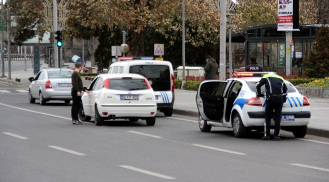 KISITLAMA DA SESSİZLİK HAKİM