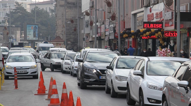 KISITLAMA SONRASI YOĞUNLUK YAŞANDI