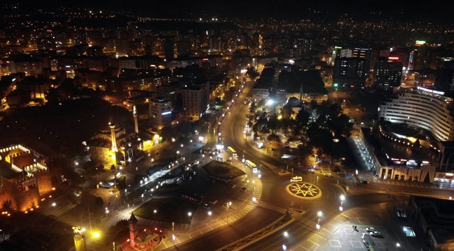 KISITLAMANIN İLK GÜNÜ SOKAKLAR BOŞ KALDI