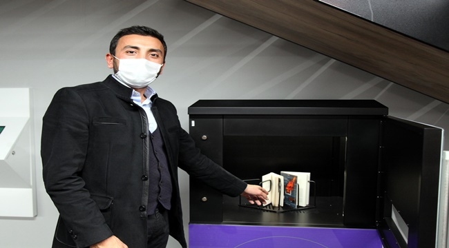 KİTAPLAR, ULTRAVİYOLE IŞINLARLA STERİLİZE EDİLİYOR