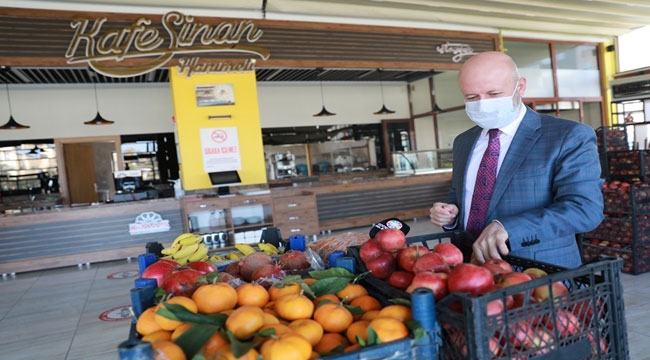 KOCASİNAN BİNDEN FAZLA AİLEYE 10 TON MEYVE DAĞITTI