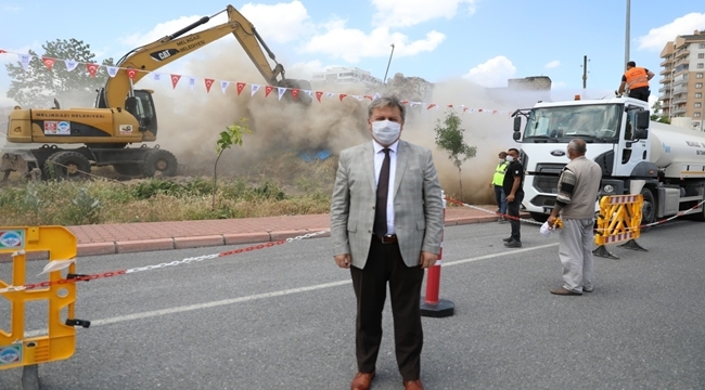 MELİKGAZİ'DE METRUK YAPILAR TEMİZLENİYOR