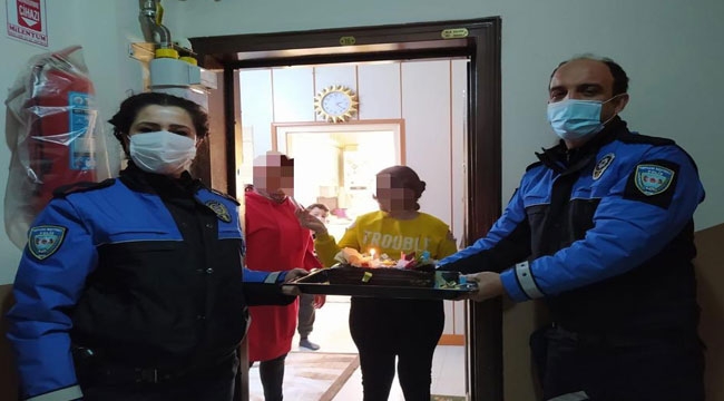 POLİSLERDEN SÜRPRİZ DOĞUM GÜNÜ KUTLAMASI