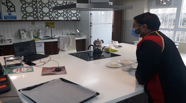 VİDEO KONFERANSLA HÜNERLER SERGİLENDİ