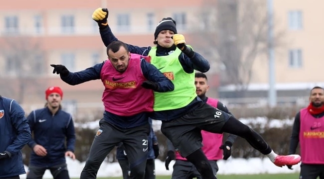 6 FUTBOLCU SAHAYA ÇIKAMAYACAK