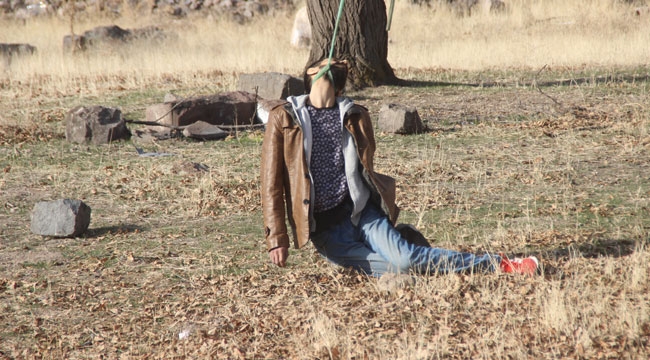 AĞAÇTA ASILI CESET BULUNDU