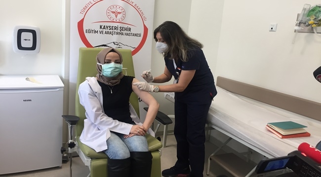 ÇİN'DEN GELEN AŞI UYGULANMAYA BAŞLADI