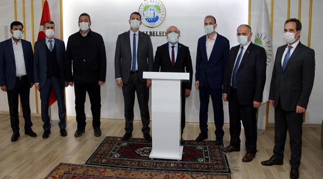 KARAMUSTAFA, ÖZTÜRK'Ü MAKAMINDA ZİYARET ETTİ