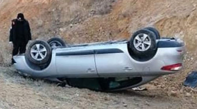 OTOMOBİL DEVRİLDİ: 3 YARALI