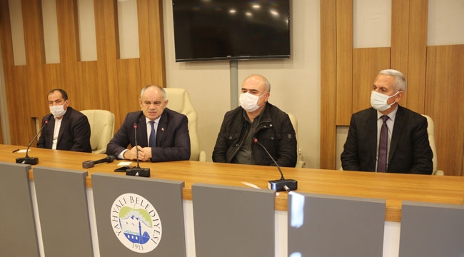 ÖZTÜRK'TEN KAPALI SEMT PAZARI İÇİN TOPLANTI